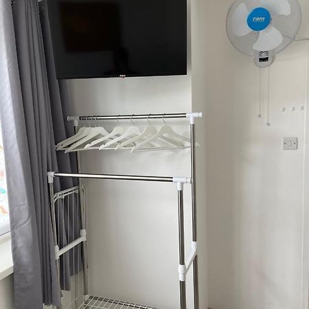 Studio Flat Fully Equipped Apartman Croydon Kültér fotó